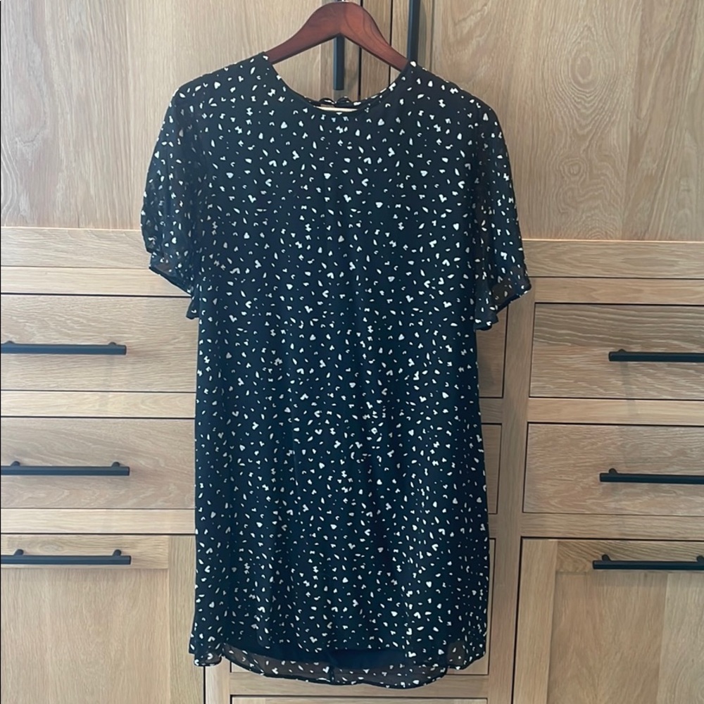 Black with white print loose fitting shift dress